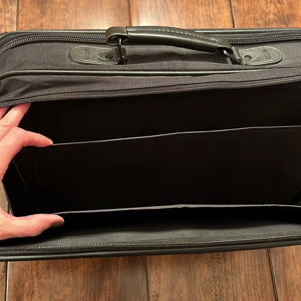 Dell Laptop Case 17”x12”x4”